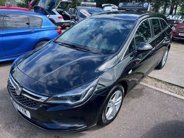 A 2017 VAUXHALL ASTRA DESIGN CDTI A 2017 VAUXHALL ASTRA DESIGN CDTI