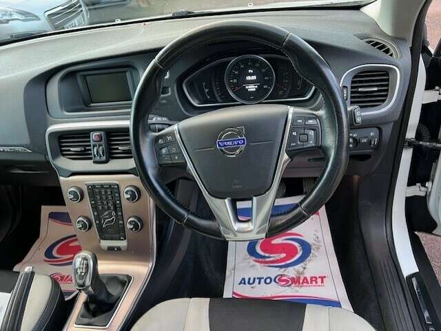 2014 VOLVO V40 2014 VOLVO V40