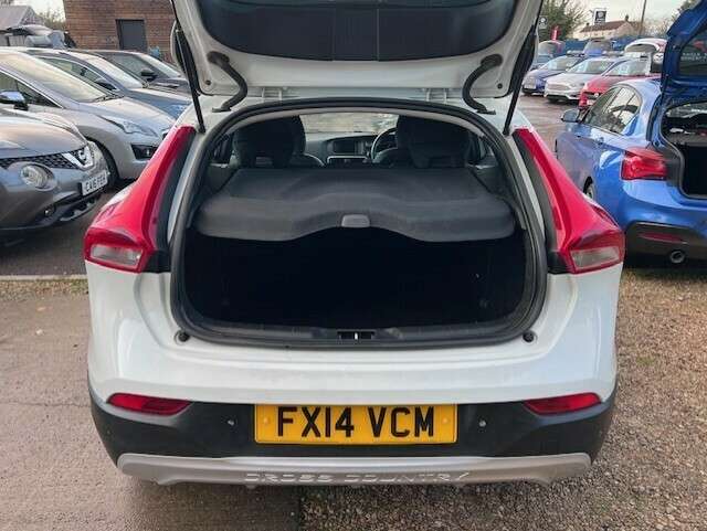 2014 VOLVO V40 2014 VOLVO V40