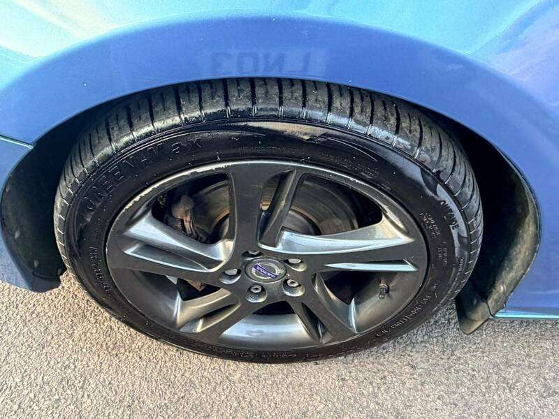 2014 VOLVO V40 2014 VOLVO V40