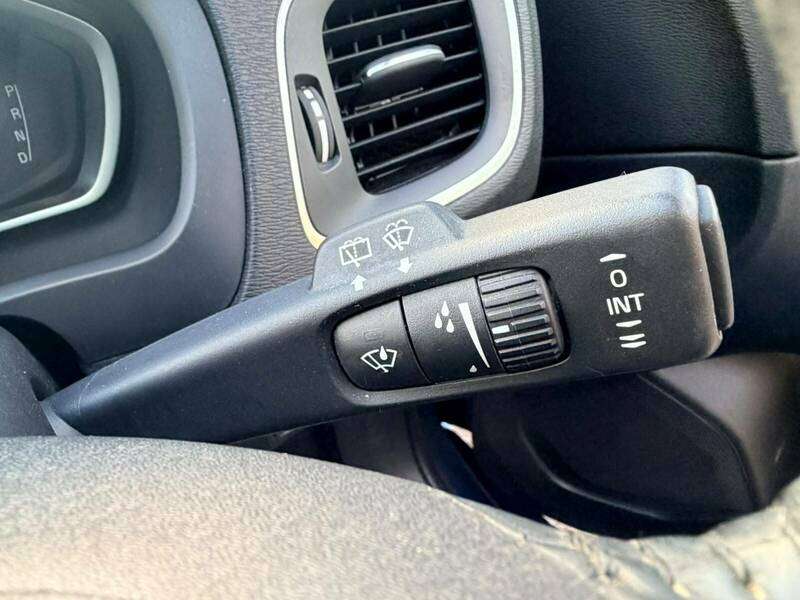 2014 VOLVO V40 2014 VOLVO V40