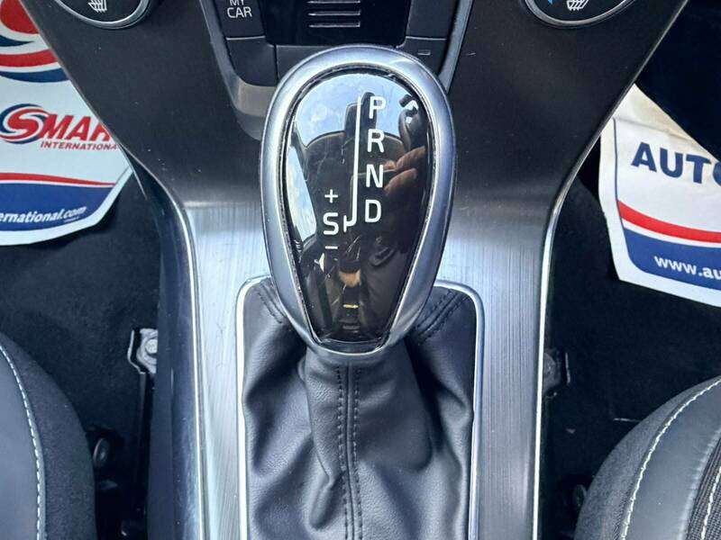 2014 VOLVO V40 2014 VOLVO V40