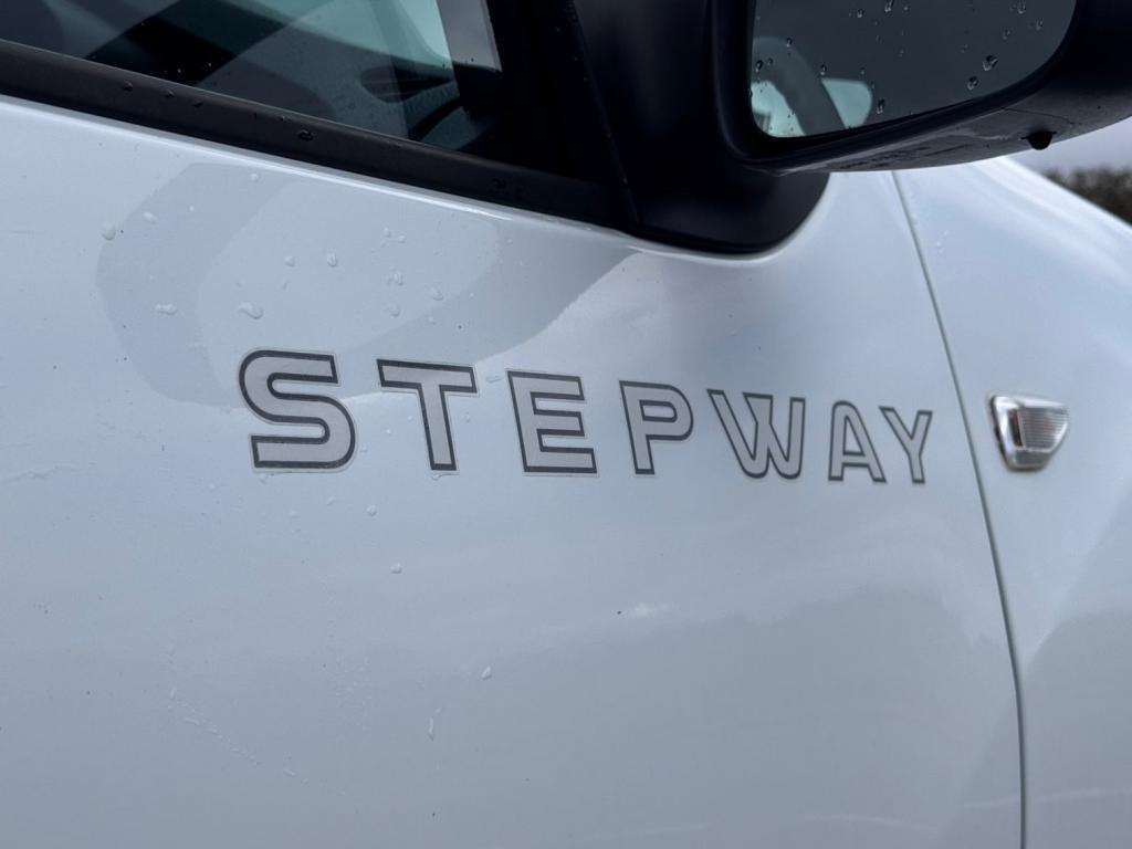 A 2016 DACIA SANDERO Stepway Laureate Tce A 2016 DACIA SANDERO Stepway Laureate Tce