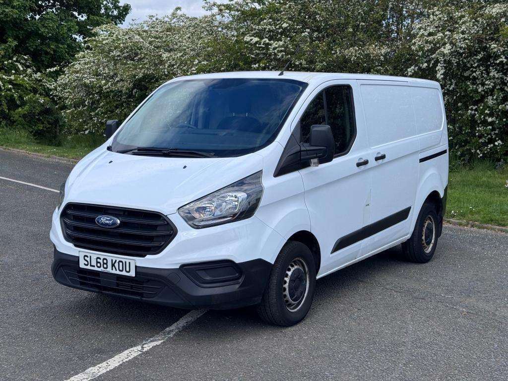 A 2018 FORD TRANSIT CUSTOM 300 Base A 2018 FORD TRANSIT CUSTOM 300 Base