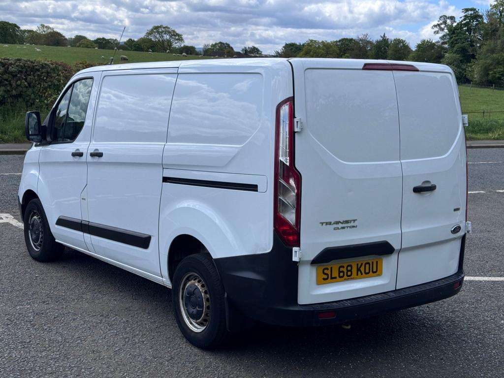 A 2018 FORD TRANSIT CUSTOM 300 Base A 2018 FORD TRANSIT CUSTOM 300 Base