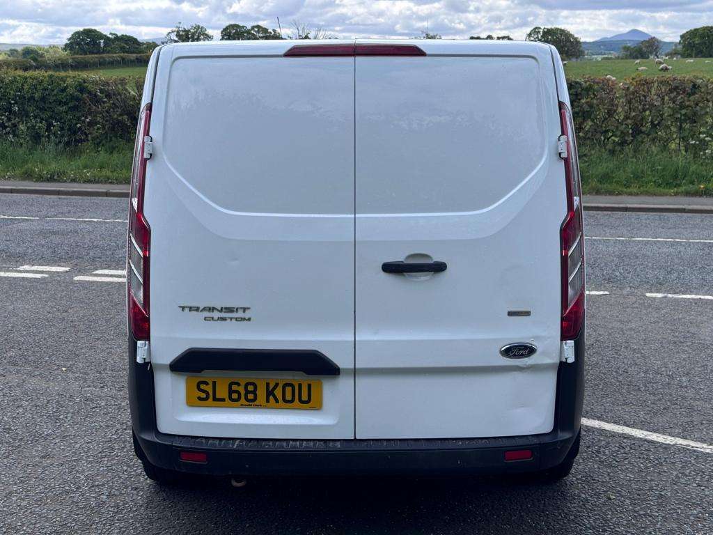 A 2018 FORD TRANSIT CUSTOM 300 Base A 2018 FORD TRANSIT CUSTOM 300 Base