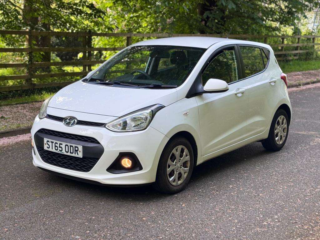 A 2015 HYUNDAI I10 Se Blue Drive A 2015 HYUNDAI I10 Se Blue Drive