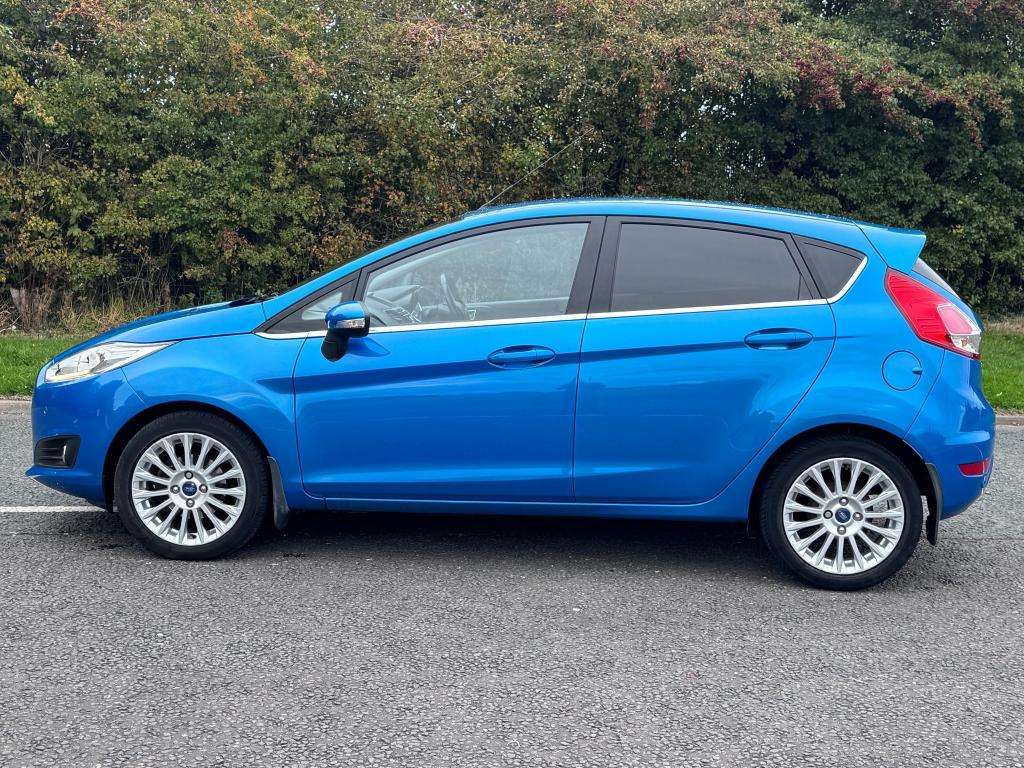 A 2013 FORD FIESTA Titanium A 2013 FORD FIESTA Titanium
