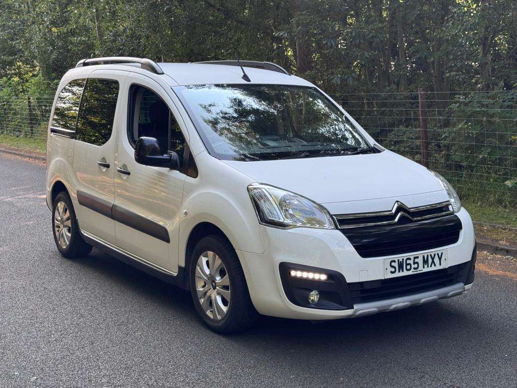 A 2016 CITROEN BERLINGO MULTISPACE Xtr Blue Hdi A 2016 CITROEN BERLINGO MULTISPACE Xtr Blue Hdi