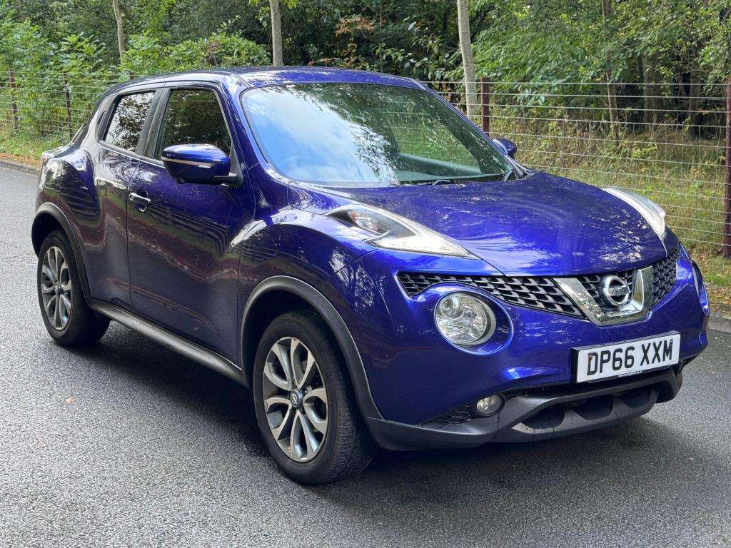 A 2017 NISSAN JUKE Tekna Dig-t A 2017 NISSAN JUKE Tekna Dig-t