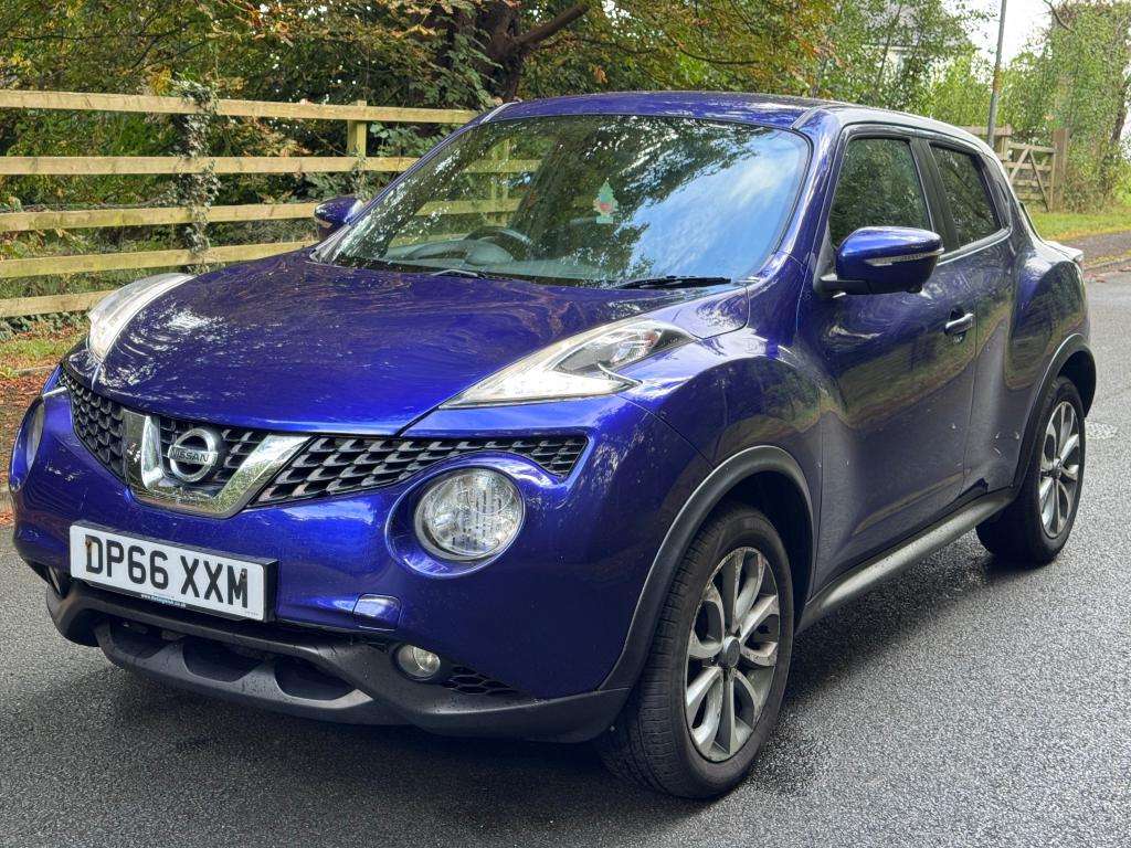 A 2017 NISSAN JUKE Tekna Dig-t A 2017 NISSAN JUKE Tekna Dig-t