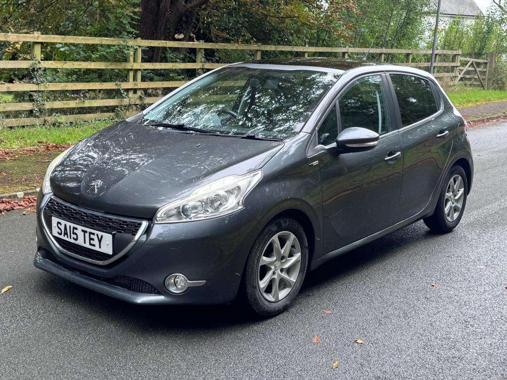 A 2015 PEUGEOT 208 Style E-hdi A 2015 PEUGEOT 208 Style E-hdi