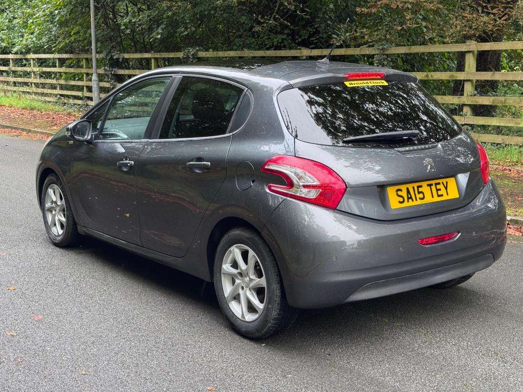 2015 PEUGEOT 208 2015 PEUGEOT 208