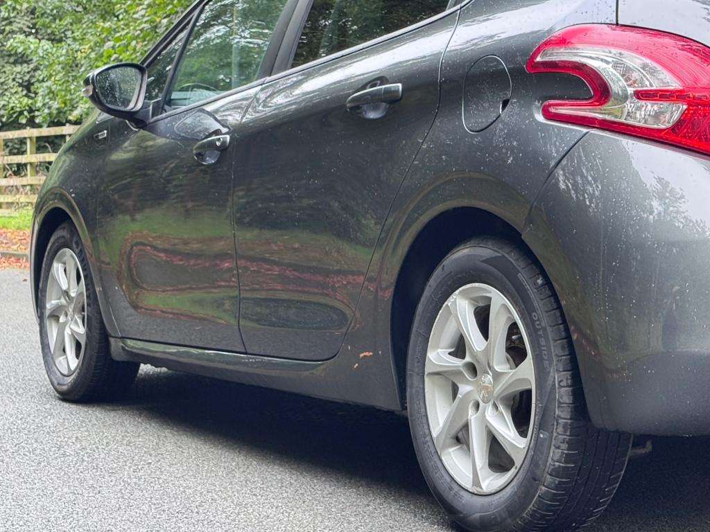 2015 PEUGEOT 208 2015 PEUGEOT 208