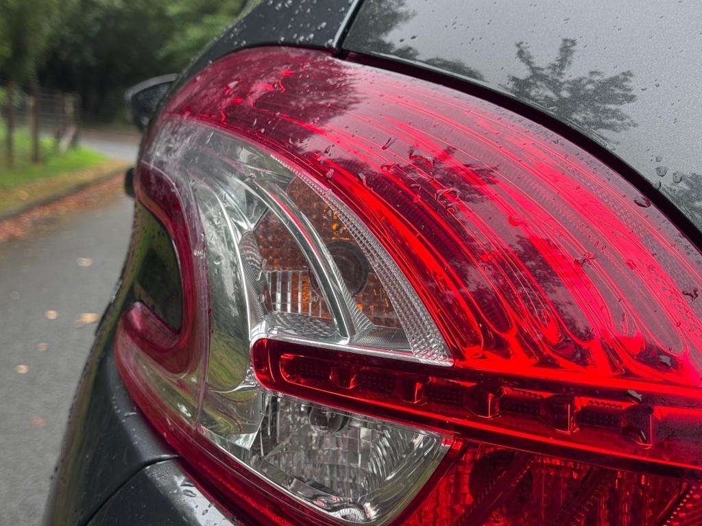 2015 PEUGEOT 208 2015 PEUGEOT 208