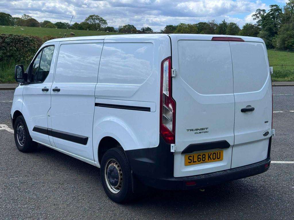 A 2018 FORD TRANSIT CUSTOM 300 Base A 2018 FORD TRANSIT CUSTOM 300 Base