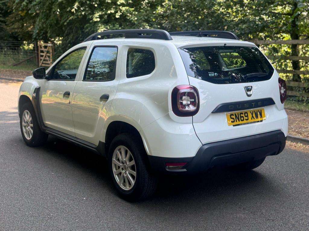 A 2019 DACIA DUSTER Essential Tce 4x2 A 2019 DACIA DUSTER Essential Tce 4x2
