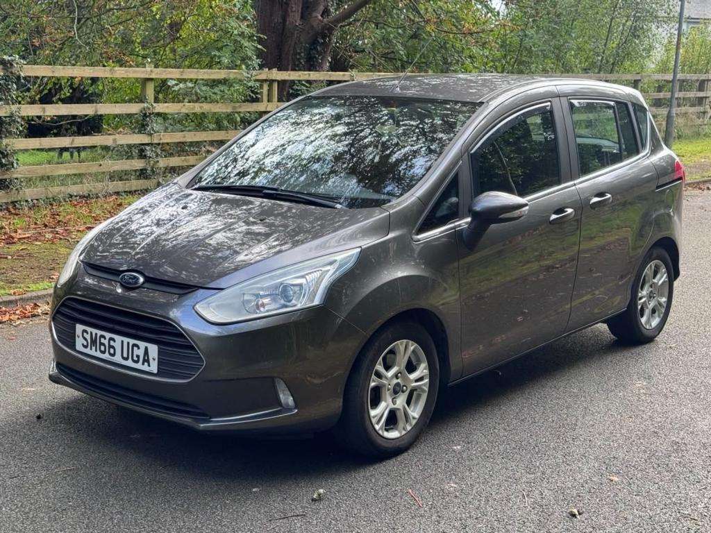 A 2017 FORD B-MAX Zetec Navigator A 2017 FORD B-MAX Zetec Navigator