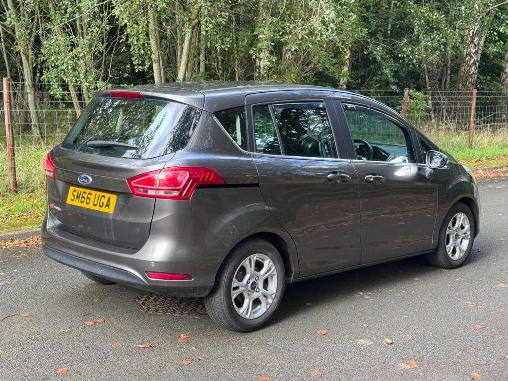 A 2017 FORD B-MAX Zetec Navigator A 2017 FORD B-MAX Zetec Navigator
