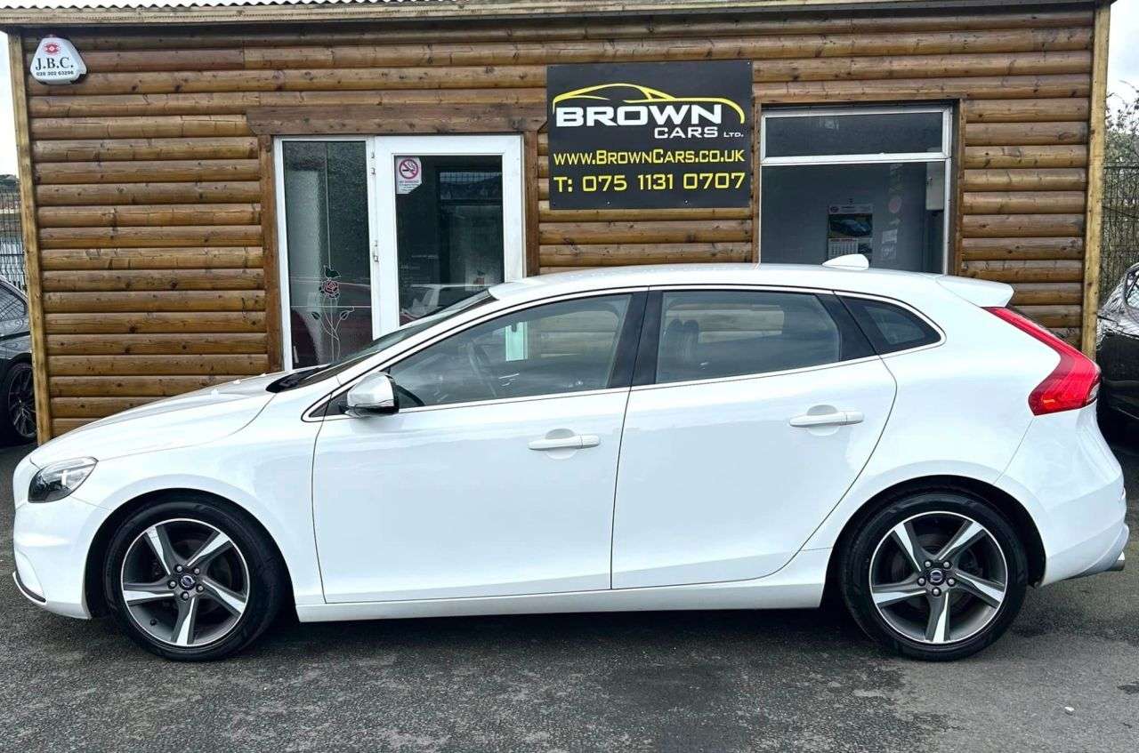 2014 VOLVO V40 2014 VOLVO V40