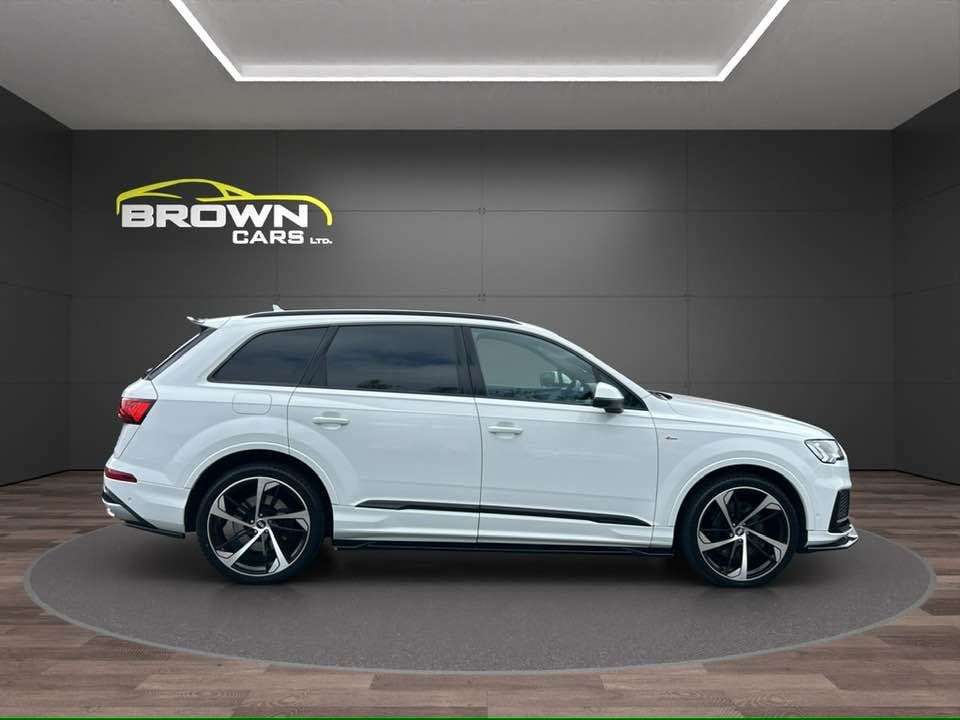 A 2023 AUDI Q7 3.0 TDI V6 45 S line SUV 5dr Diesel Tiptronic quattro Euro 6 (s/s) (231 ps) A 2023 AUDI Q7 3.0 TDI V6 45 S line SUV 5dr Diesel Tiptronic quattro Euro 6 (s/s) (231 ps)