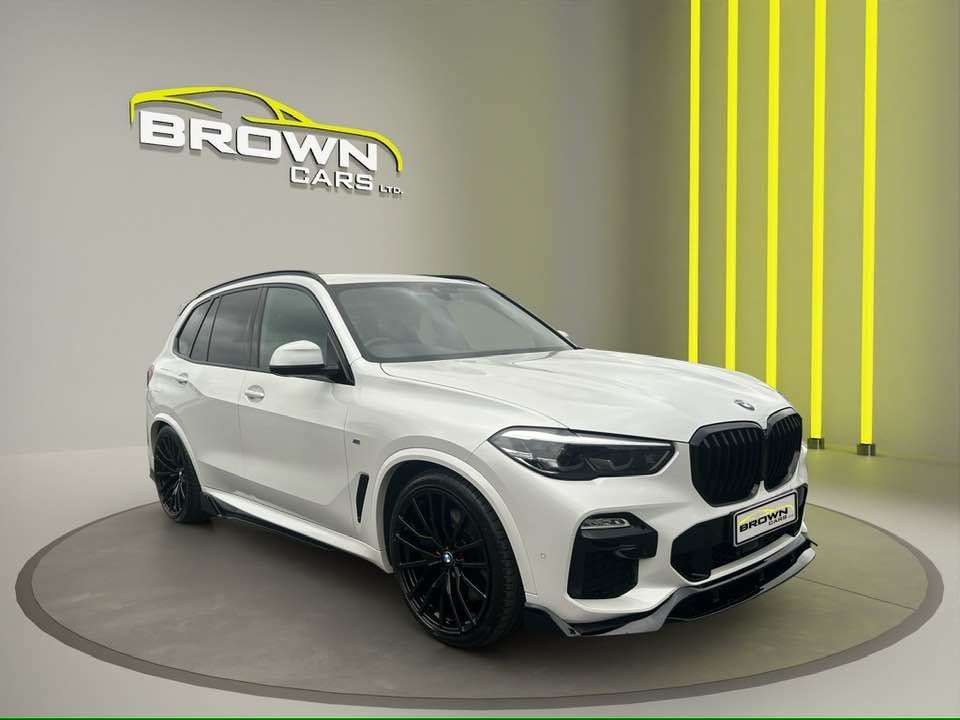 A 2021 BMW X5 3.0 40d MHT M Sport SUV 5dr Diesel Hybrid Auto xDrive Euro 6 (s/s) (340 ps) A 2021 BMW X5 3.0 40d MHT M Sport SUV 5dr Diesel Hybrid Auto xDrive Euro 6 (s/s) (340 ps)