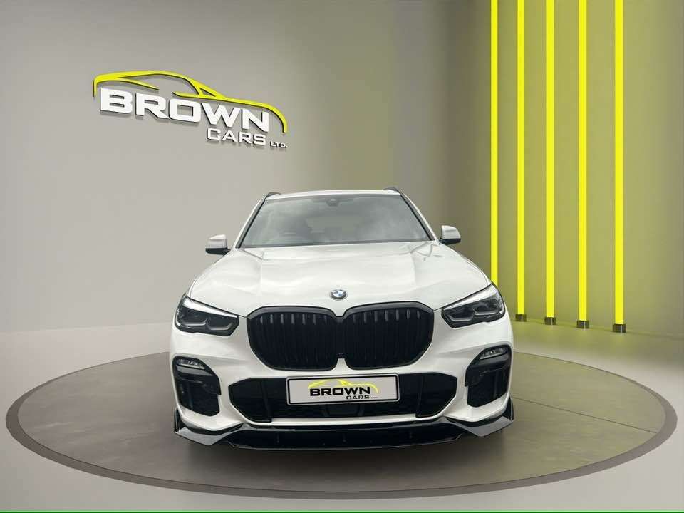 A 2021 BMW X5 3.0 40d MHT M Sport SUV 5dr Diesel Hybrid Auto xDrive Euro 6 (s/s) (340 ps) A 2021 BMW X5 3.0 40d MHT M Sport SUV 5dr Diesel Hybrid Auto xDrive Euro 6 (s/s) (340 ps)