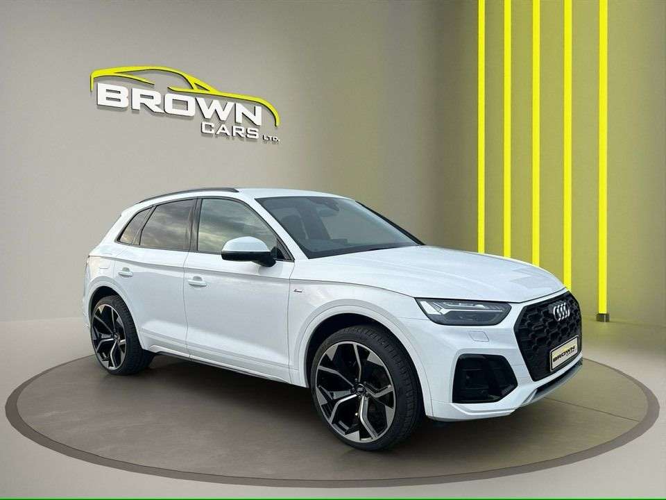 A 2022 AUDI Q5 2.0 TDI 40 S line SUV 5dr Diesel S Tronic quattro Euro 6 (s/s) (204 ps) ** A 2022 AUDI Q5 2.0 TDI 40 S line SUV 5dr Diesel S Tronic quattro Euro 6 (s/s) (204 ps) **