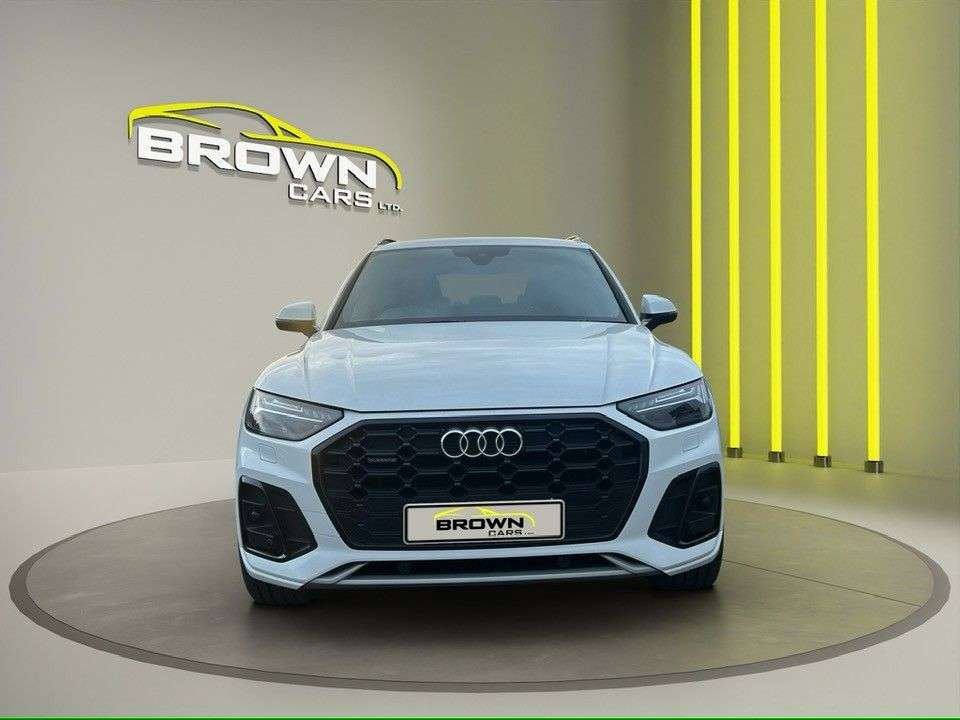 A 2022 AUDI Q5 2.0 TDI 40 S line SUV 5dr Diesel S Tronic quattro Euro 6 (s/s) (204 ps) ** A 2022 AUDI Q5 2.0 TDI 40 S line SUV 5dr Diesel S Tronic quattro Euro 6 (s/s) (204 ps) **