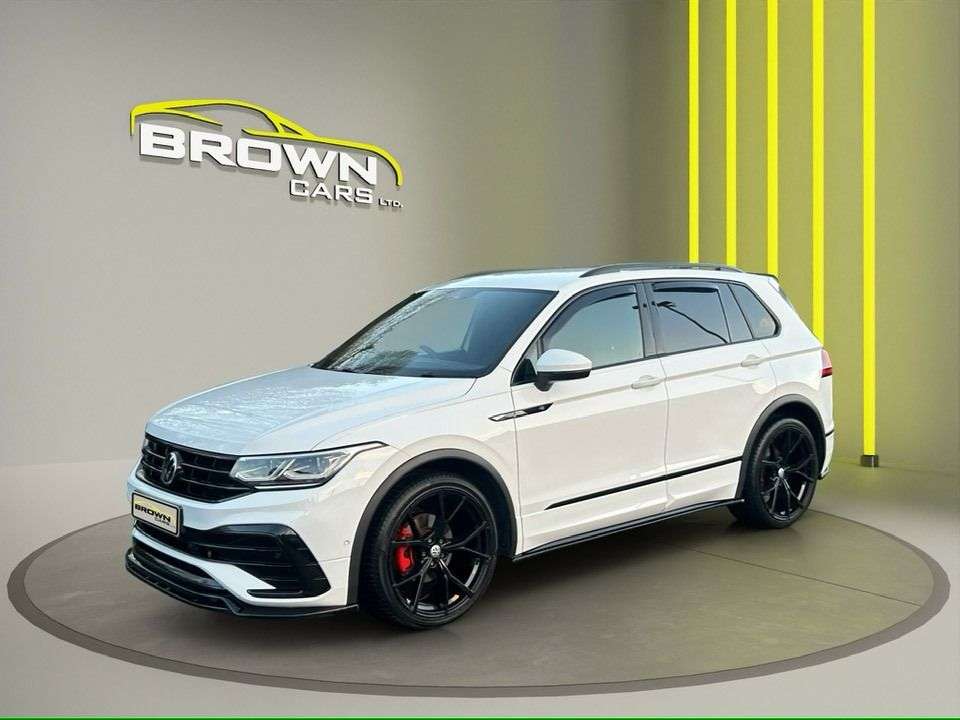 A 2020 VOLKSWAGEN TIGUAN 2.0 TDI R-Line SUV 5dr Diesel DSG Euro 6 (s/s) (150 ps) ** FINANCE AVAILABL A 2020 VOLKSWAGEN TIGUAN 2.0 TDI R-Line SUV 5dr Diesel DSG Euro 6 (s/s) (150 ps) ** FINANCE AVAILABL
