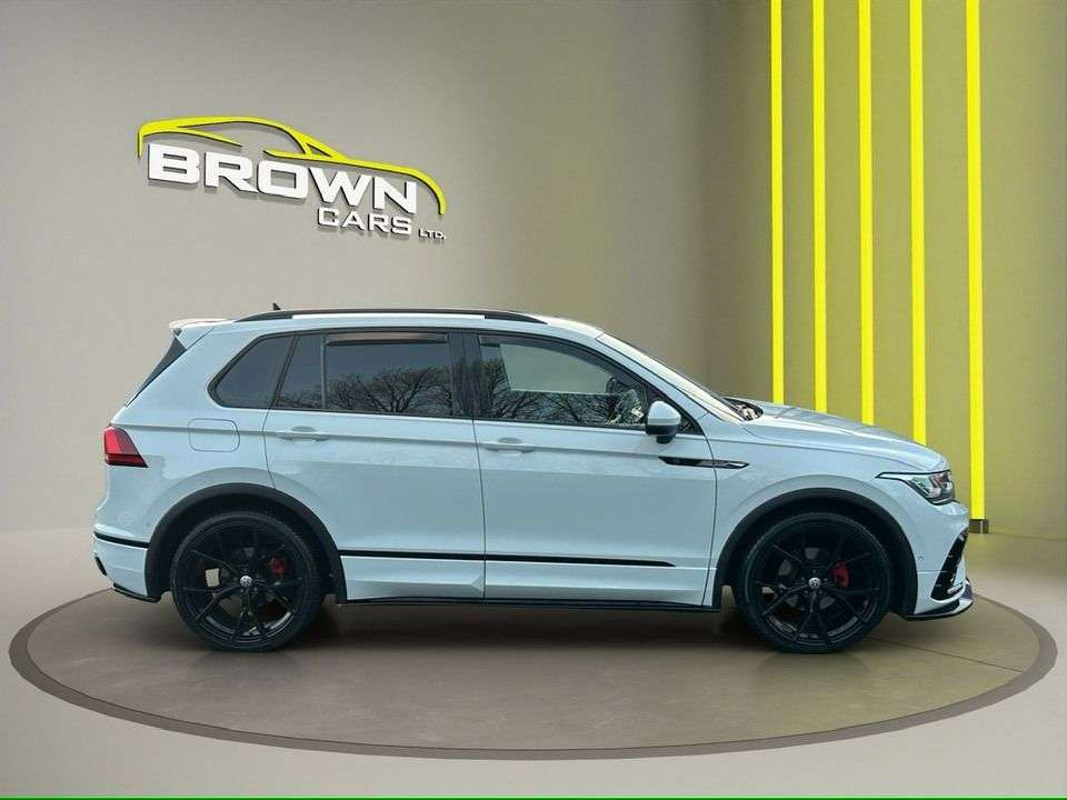 A 2020 VOLKSWAGEN TIGUAN 2.0 TDI R-Line SUV 5dr Diesel DSG Euro 6 (s/s) (150 ps) ** FINANCE AVAILABL A 2020 VOLKSWAGEN TIGUAN 2.0 TDI R-Line SUV 5dr Diesel DSG Euro 6 (s/s) (150 ps) ** FINANCE AVAILABL