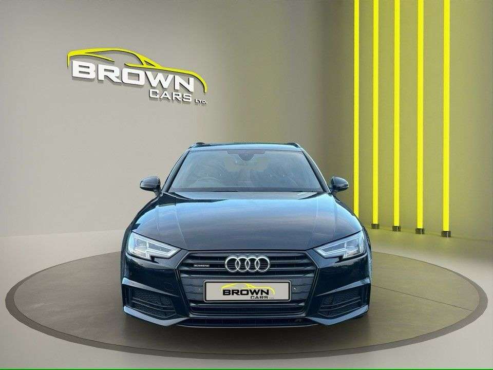 A 2017 AUDI A4 AVANT 2.0 TDI S line Estate 5dr Diesel S Tronic quattro Euro 6 (s/s) (190 ps) ** A 2017 AUDI A4 AVANT 2.0 TDI S line Estate 5dr Diesel S Tronic quattro Euro 6 (s/s) (190 ps) **
