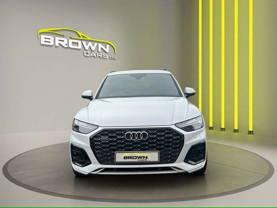 A 2021 AUDI Q5 2.0 TDI 40 S line Sportback 5dr Diesel S Tronic quattro Euro 6 (s/s) (204 p A 2021 AUDI Q5 2.0 TDI 40 S line Sportback 5dr Diesel S Tronic quattro Euro 6 (s/s) (204 p