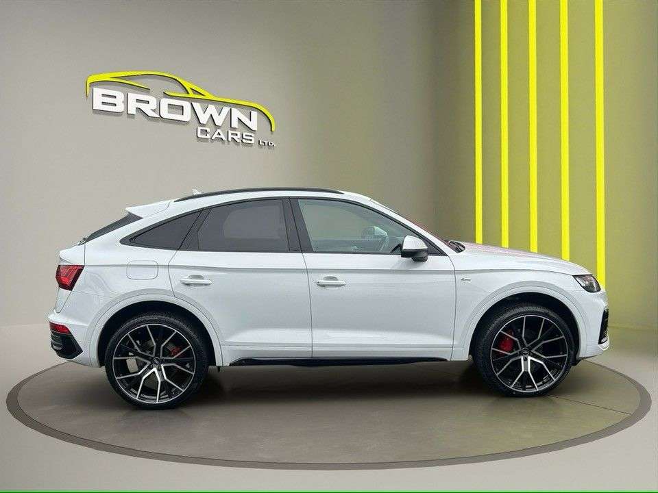 A 2021 AUDI Q5 2.0 TDI 40 S line Sportback 5dr Diesel S Tronic quattro Euro 6 (s/s) (204 p A 2021 AUDI Q5 2.0 TDI 40 S line Sportback 5dr Diesel S Tronic quattro Euro 6 (s/s) (204 p