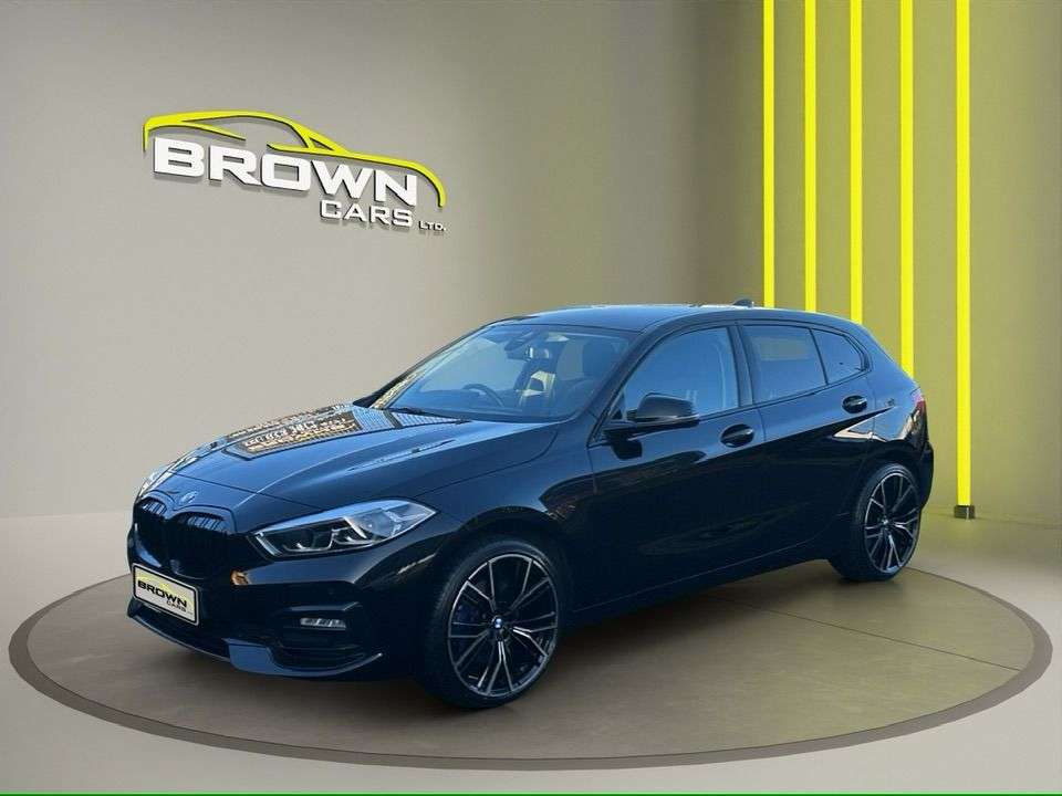 A 2022 BMW 1 SERIES 2.0 118d Sport (LCP) Hatchback 5dr Diesel Auto Euro 6 (s/s) (150 ps) ** FIN A 2022 BMW 1 SERIES 2.0 118d Sport (LCP) Hatchback 5dr Diesel Auto Euro 6 (s/s) (150 ps) ** FIN