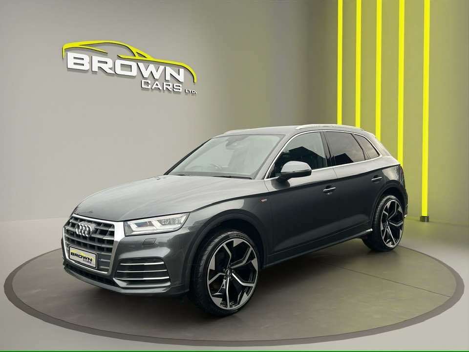 A 2019 AUDI Q5 2.0 TDI 40 S line SUV 5dr Diesel S Tronic quattro Euro 6 (s/s) (190 ps) ** A 2019 AUDI Q5 2.0 TDI 40 S line SUV 5dr Diesel S Tronic quattro Euro 6 (s/s) (190 ps) **