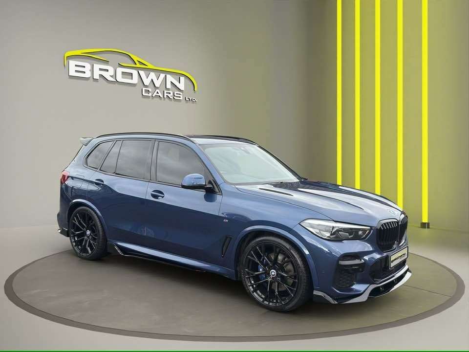 A 2022 BMW X5 3.0 30d MHT M Sport SUV 5dr Diesel Hybrid Auto xDrive Euro 6 (s/s) (286 ps) A 2022 BMW X5 3.0 30d MHT M Sport SUV 5dr Diesel Hybrid Auto xDrive Euro 6 (s/s) (286 ps)
