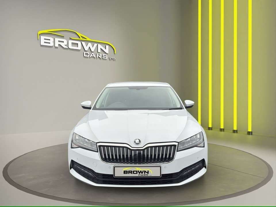 A 2022 SKODA SUPERB 2.0 TDI SE Hatchback 5dr Diesel DSG Euro 6 (s/s) (122 ps) A 2022 SKODA SUPERB 2.0 TDI SE Hatchback 5dr Diesel DSG Euro 6 (s/s) (122 ps)