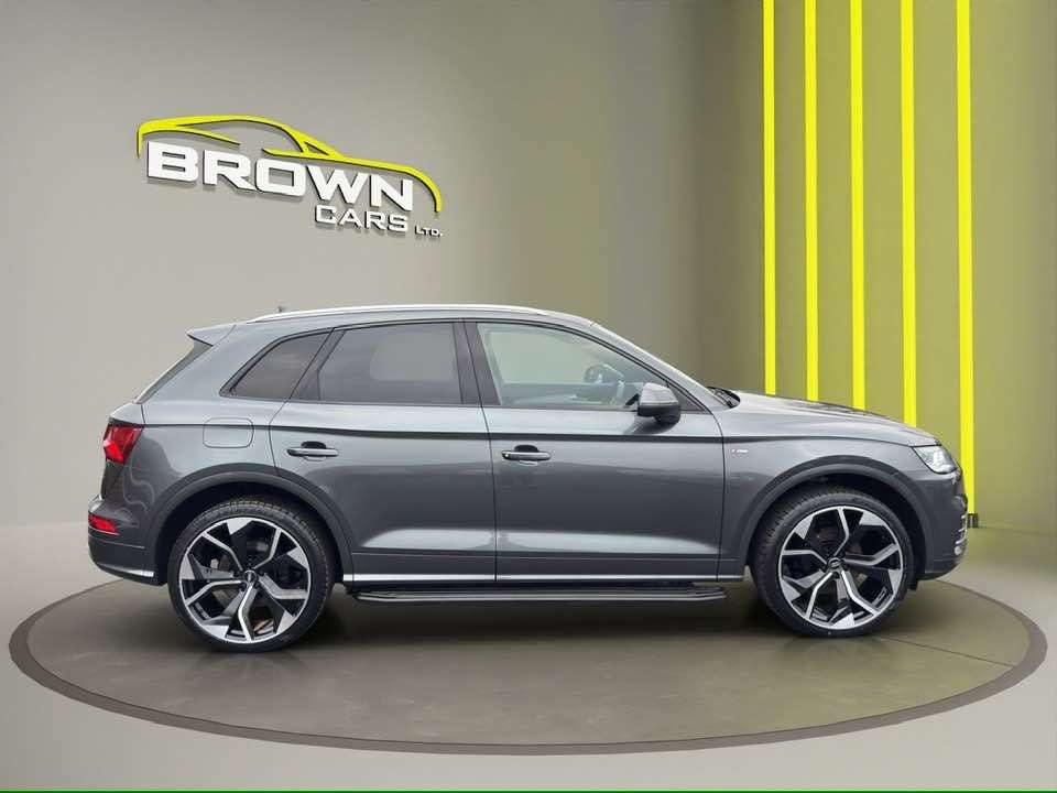 A 2019 AUDI Q5 2.0 TDI 40 S line SUV 5dr Diesel S Tronic quattro Euro 6 (s/s) (190 ps) A 2019 AUDI Q5 2.0 TDI 40 S line SUV 5dr Diesel S Tronic quattro Euro 6 (s/s) (190 ps)