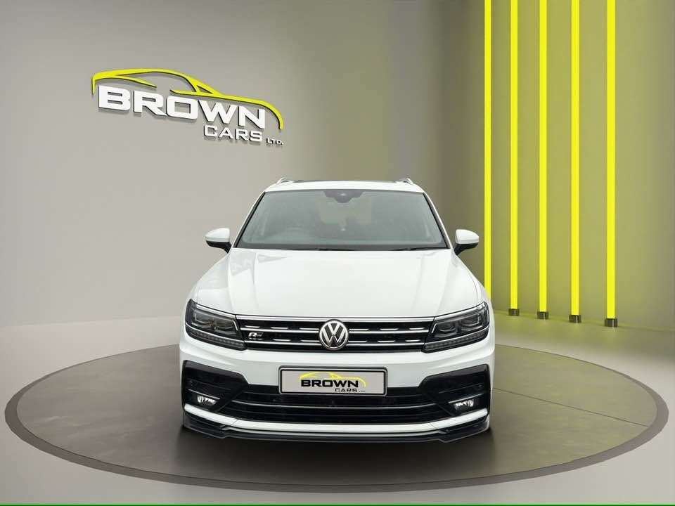 A 2019 VOLKSWAGEN TIGUAN 2.0 TDI R-Line Tech SUV 5dr Diesel DSG 4Motion Euro 6 (s/s) (150 ps) A 2019 VOLKSWAGEN TIGUAN 2.0 TDI R-Line Tech SUV 5dr Diesel DSG 4Motion Euro 6 (s/s) (150 ps)