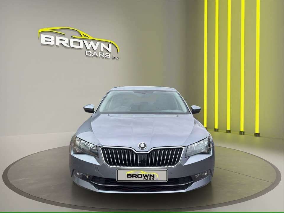 A 2017 SKODA SUPERB 1.6 TDI SE Technology Hatchback 5dr Diesel DSG Euro 6 (s/s) (120 ps) A 2017 SKODA SUPERB 1.6 TDI SE Technology Hatchback 5dr Diesel DSG Euro 6 (s/s) (120 ps)