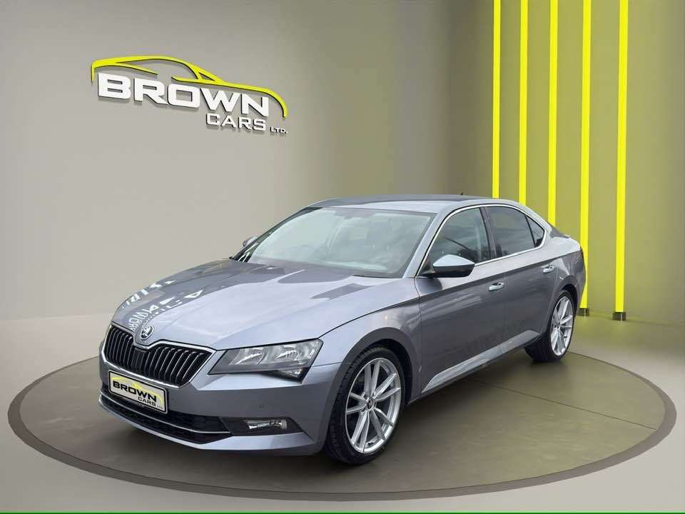 A 2017 SKODA SUPERB 1.6 TDI SE Technology Hatchback 5dr Diesel DSG Euro 6 (s/s) (120 ps) A 2017 SKODA SUPERB 1.6 TDI SE Technology Hatchback 5dr Diesel DSG Euro 6 (s/s) (120 ps)