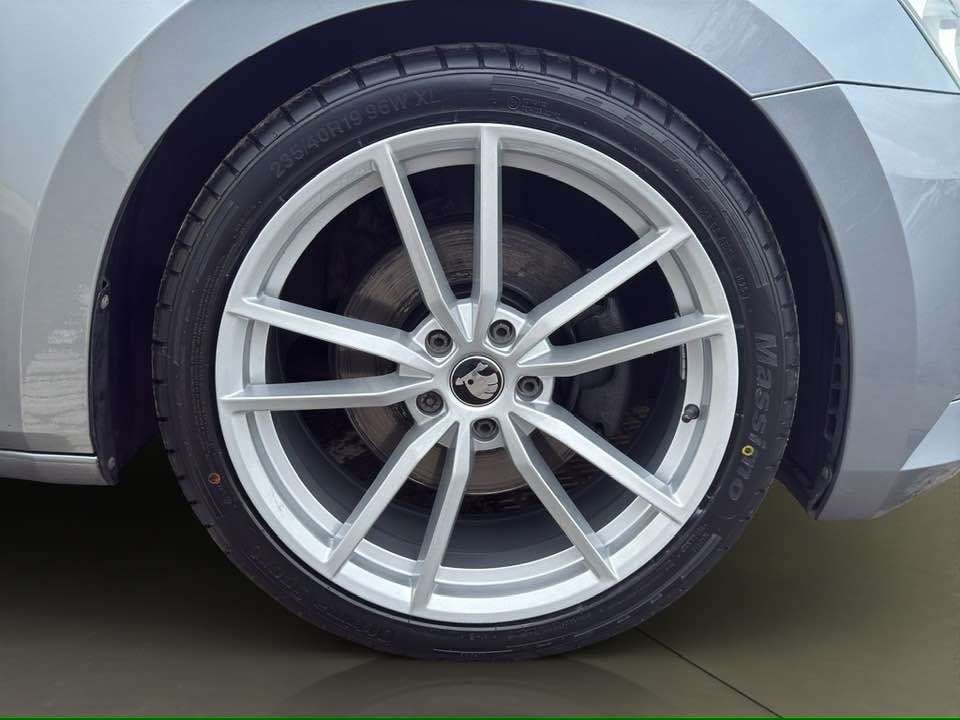 2017 SKODA SUPERB 2017 SKODA SUPERB