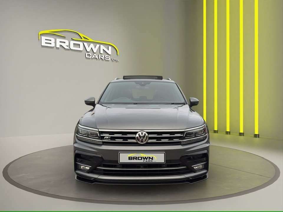 A 2019 VOLKSWAGEN TIGUAN 2.0 TDI R-Line Tech SUV 5dr Diesel DSG Euro 6 (s/s) (150 ps) A 2019 VOLKSWAGEN TIGUAN 2.0 TDI R-Line Tech SUV 5dr Diesel DSG Euro 6 (s/s) (150 ps)