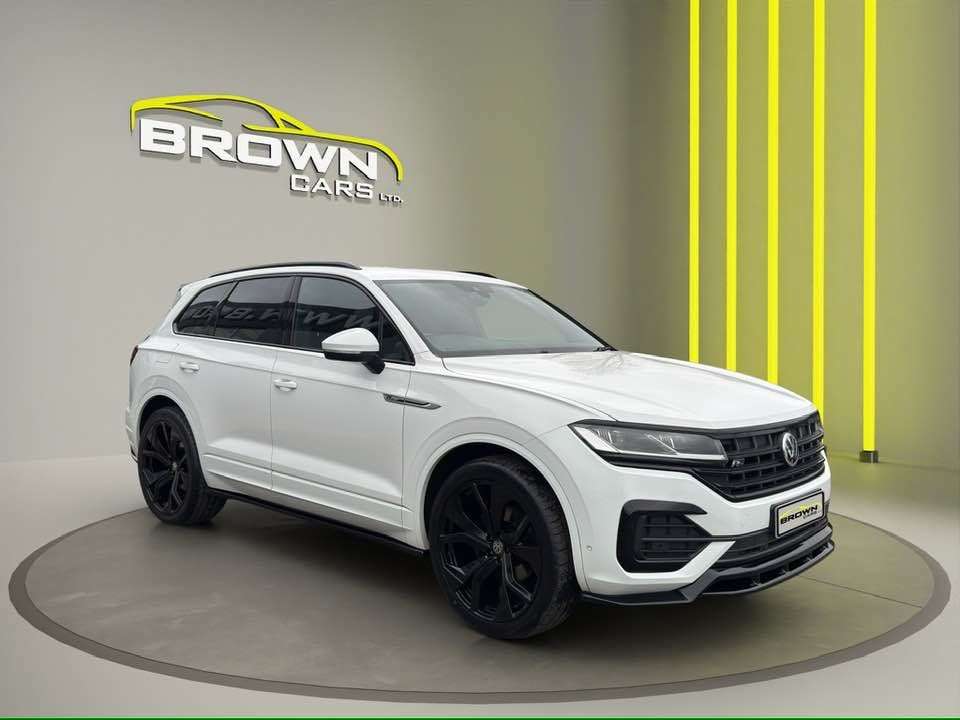 A 2019 VOLKSWAGEN TOUAREG 3.0 TDI V6 R-Line SUV 5dr Diesel Tiptronic 4Motion Euro 6 (s/s) (286 ps) A 2019 VOLKSWAGEN TOUAREG 3.0 TDI V6 R-Line SUV 5dr Diesel Tiptronic 4Motion Euro 6 (s/s) (286 ps)