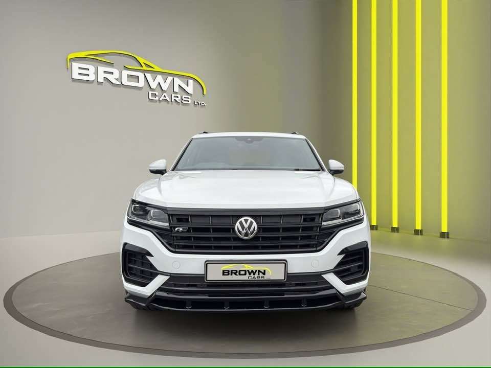 A 2019 VOLKSWAGEN TOUAREG 3.0 TDI V6 R-Line SUV 5dr Diesel Tiptronic 4Motion Euro 6 (s/s) (286 ps) A 2019 VOLKSWAGEN TOUAREG 3.0 TDI V6 R-Line SUV 5dr Diesel Tiptronic 4Motion Euro 6 (s/s) (286 ps)