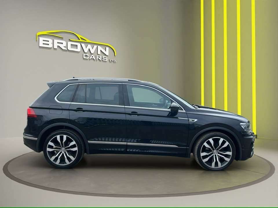 A 2019 VOLKSWAGEN TIGUAN 2.0 TDI R-Line Tech SUV 5dr Diesel DSG Euro 6 (s/s) (150 ps) A 2019 VOLKSWAGEN TIGUAN 2.0 TDI R-Line Tech SUV 5dr Diesel DSG Euro 6 (s/s) (150 ps)