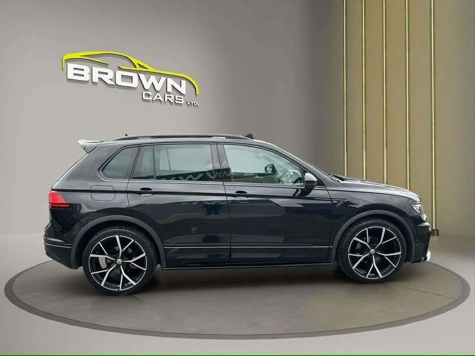 A 2019 VOLKSWAGEN TIGUAN 2.0 TDI R-Line Tech SUV 5dr Diesel DSG Euro 6 (s/s) (150 ps) A 2019 VOLKSWAGEN TIGUAN 2.0 TDI R-Line Tech SUV 5dr Diesel DSG Euro 6 (s/s) (150 ps)