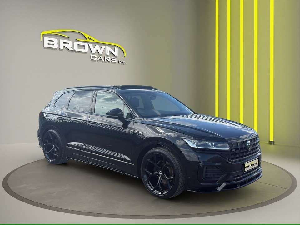 A 2023 VOLKSWAGEN TOUAREG 3.0 TDI V6 R-Line Tech Plus SUV 5dr Diesel Tiptronic 4Motion Euro 6 (s/s) ( A 2023 VOLKSWAGEN TOUAREG 3.0 TDI V6 R-Line Tech Plus SUV 5dr Diesel Tiptronic 4Motion Euro 6 (s/s) (