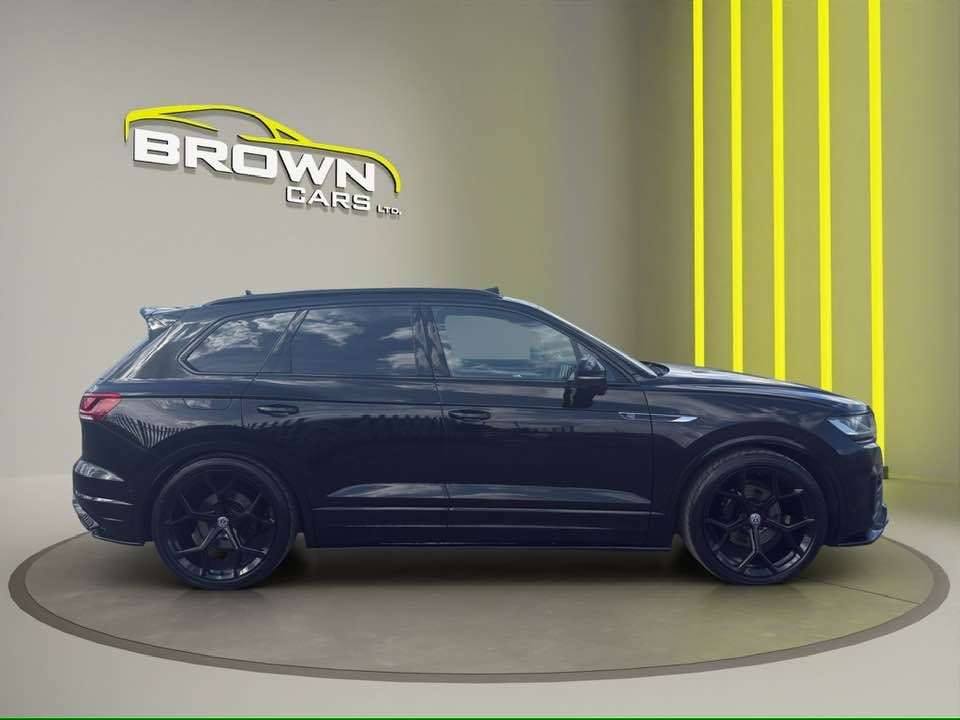 A 2023 VOLKSWAGEN TOUAREG 3.0 TDI V6 R-Line Tech Plus SUV 5dr Diesel Tiptronic 4Motion Euro 6 (s/s) ( A 2023 VOLKSWAGEN TOUAREG 3.0 TDI V6 R-Line Tech Plus SUV 5dr Diesel Tiptronic 4Motion Euro 6 (s/s) (